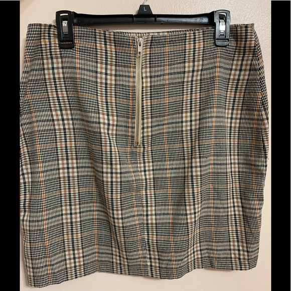 Parisian plaid skirt - Picture 3 of 3